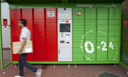 80 százalékkal drágítja a Magyar Posta az automatás csomagküldést